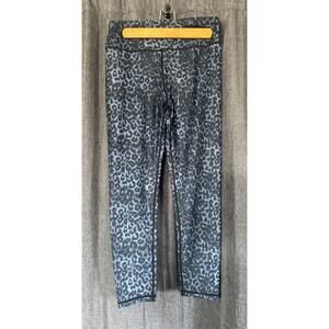 Zyia Active Stone Leopard Scrunchy leggings